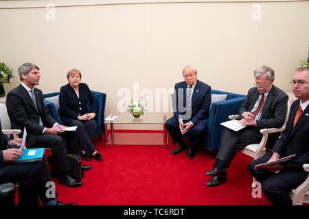 Portsmouth, Großbritannien. 05 Juni, 2019. Us-Präsident Donald Trump hält ein bilaterales Treffen mit Bundeskanzlerin Angela Merkel am Rande eines D-Tag der nationalen Gedenkveranstaltung auf dem Southsea Common Juni 5, 2019 in Portsmouth, England. Die Staats- und Regierungschefs versammelt, an der Südküste von England, wo Truppen für den D-Day assault 75 - Jahre - vor Abreise. Credit: Planetpix/Alamy leben Nachrichten Stockfoto