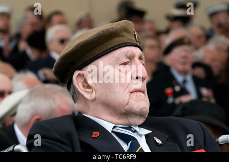 Portsmouth, Großbritannien. 05 Juni, 2019. Eine ältere Weltkrieg zwei Veteran während einer Veranstaltung zur Markierung der 75. Jahrestag des D-Day an der Southsea Common Juni 5, 2019 in Portsmouth, England. Die Staats- und Regierungschefs versammelt, an der Südküste von England, wo Truppen für den D-Day assault 75 - Jahre - vor Abreise. Credit: Planetpix/Alamy leben Nachrichten Stockfoto