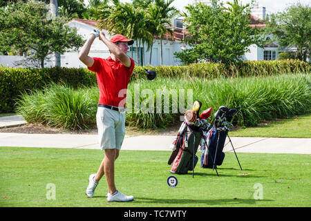 Miami Beach, Florida, Normandy Shores, öffentlicher Golfclub, Schlacht bei den Shores NCAA Division II Turnier, Varsity, Studenten Golfer Golfer p Stockfoto