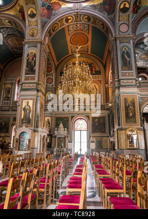 Innenraum der Kirche St. Nikolaus in Piräus Griechenland Stockfoto