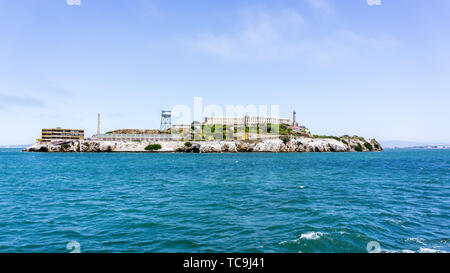 Alcatraz Island, die Heimat der verlassenen Gefängnis, die Website der älteste Leuchtturm an der Westküste der Vereinigten Staaten und frühen militärischen f Stockfoto