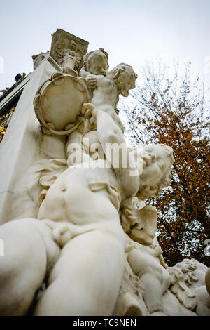 Ein Detail der Mozart Denkmal im Burggarten (Schlossgarten) in Wien am 03.11.2018. Bild von Julie Edwards Stockfoto