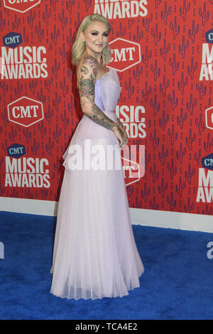 Juni 5, 2019 - Nashville, TN, USA - 05. Juni 2019 - Nashville, Tennessee - Julia Michaels. 2019 CMT Music Awards statt bei Bridgestone Arena. Photo Credit: Dara-Michelle Farr/AdMedia (Credit Bild: © Dara-Michelle Farr/AdMedia über ZUMA Draht) Stockfoto