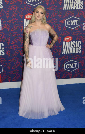 Juni 5, 2019 - Nashville, TN, USA - 05. Juni 2019 - Nashville, Tennessee - Julia Michaels. 2019 CMT Music Awards statt bei Bridgestone Arena. Photo Credit: Dara-Michelle Farr/AdMedia (Credit Bild: © Dara-Michelle Farr/AdMedia über ZUMA Draht) Stockfoto