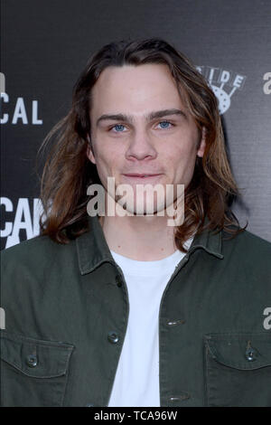 Juni 5, 2019 - Los Angeles, CA, USA - LOS ANGELES - Jun 5: Alex neustaedter an der ''amerikanische Frau ''L.A. Premiere ArcLight Hollywood am 5. Juni 2019 in Los Angeles, CA (Credit Bild: © Kay Blake/ZUMA Draht) Stockfoto