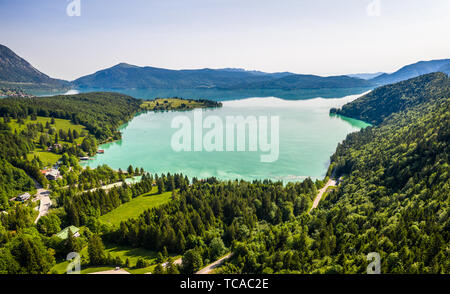 Den Walchensee mit Herzogstand Jochberg Berg, Bayern, Deutschland Stockfoto