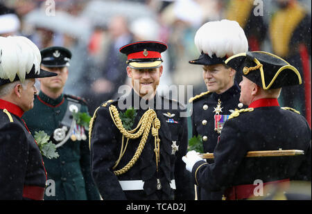 Der Herzog von Sussex (Mitte) während der Gründer Tag feiern im Royal Hospital Chelsea in London. Stockfoto