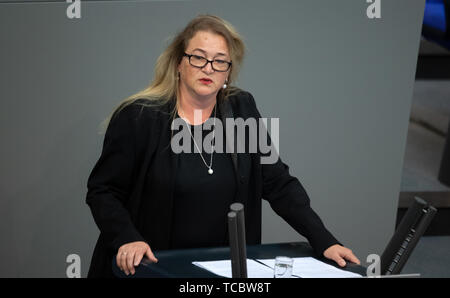 Berlin, Deutschland. 06 Juni, 2019. Katrin Budde (SPD), Mitglied des Europäischen Parlaments, spricht während einer Sitzung des Bundestages. Foto: Ralf Hirschberger/dpa/Alamy leben Nachrichten Stockfoto