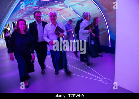 Turin, Piemont, Italien. 6. Juni, 2019. Turin, Italy-June 6, 2019: Feiern zum 100. Geburtstag von Aurora Penne, einem italienischen Pen factory Credit: Stefano Guidi/ZUMA Draht/Alamy leben Nachrichten Stockfoto