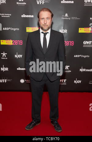 Hamburg, Deutschland. 06 Juni, 2019. Bjarne Mädel, Schauspieler, kommt auf die Präsentation der Studio Hamburg Young Talent Award am Thalia Theater. Quelle: Georg Wendt/dpa/Alamy leben Nachrichten Stockfoto