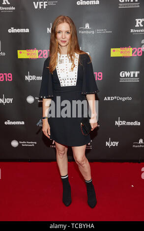 Hamburg, Deutschland. 06 Juni, 2019. Pheline Roggan, Schauspielerin, kommt in die Präsentation der Studio Hamburg Young Talent Award am Thalia Theater. Quelle: Georg Wendt/dpa/Alamy leben Nachrichten Stockfoto