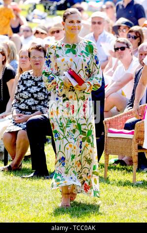 Solna, Schweden. 06 Juni, 2019. Kronprinzessin Victoria von Schweden an Hagaparken in Solna Gemeinde nördlich von Stockholm, am Juni 06, 2019, anlässlich der Nationalen Tag der Schweden Quelle: Albert Nieboer/Niederlande/Point de Vue |/dpa/Alamy leben Nachrichten Stockfoto