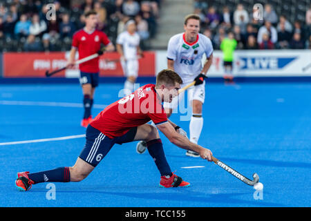 London, Vereinigtes Königreich. 06 Jun, 2019. Henry Wehr von Wimbledon (GBR) während FIH-Pro League Match zwischen England vs Deutschland (Männer) an Lea Valley Hockey und Tennis Center am Donnerstag, Juni 06, 2019 in London, England. (Nur redaktionelle Nutzung, eine Lizenz für die gewerbliche Nutzung erforderlich. Keine Verwendung in Wetten, Spiele oder einer einzelnen Verein/Liga/player Publikationen.) Credit: Taka G Wu Credit: Taka Wu/Alamy leben Nachrichten Stockfoto