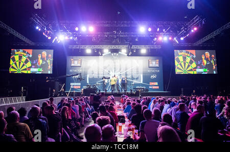 Hamburg, Deutschland. 06 Juni, 2019. Dart, Team-WM, Runde 1, Deutschland - Ungarn. Zuschauer sind gerade ein Spiel. Credit: Daniel Bockwoldt/dpa/Alamy leben Nachrichten Stockfoto