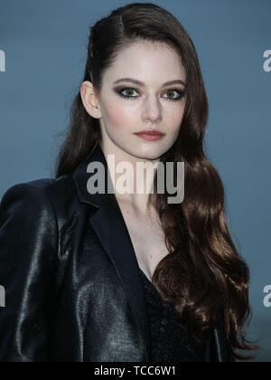 MALIBU, LOS ANGELES, Kalifornien, USA - Juni 06: Schauspielerin Mackenzie Foy kommt an der Saint Laurent mens Frühling Sommer 20 zeigen im Paradise Cove Beach am 6. Juni 2019 in Malibu, Los Angeles, Kalifornien, USA. (Foto von Xavier Collin/Image Press Agency) Stockfoto