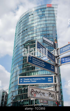 Berlin, Deutschland. 07 Juni, 2019. Der Hauptsitz der Deutschen Bahn am Potsdamer Platz. Credit: Lisa Ducret/dpa/Alamy leben Nachrichten Stockfoto