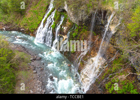 Shirahige-no-taki Wasserfälle und der Tokachi River in Biei, Hokkaido, Japan Stockfoto