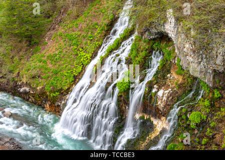 Shirahige-no-taki Wasserfälle und der Tokachi River in Biei, Hokkaido, Japan Stockfoto