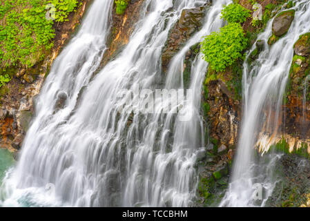 Shirahige-no-taki Wasserfälle und der Tokachi River in Biei, Hokkaido, Japan Stockfoto