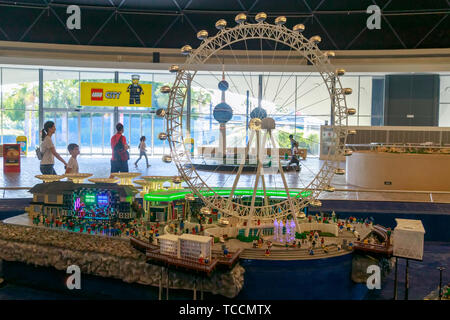 DUBAI, VAE, 09 Januar, 2019: Lego Miniatur des Riesenrad im Miniland von Legoland Stockfoto