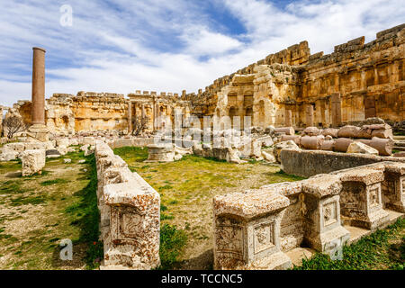 Alte Ruinen von Grand Court des Jupiters Tempel, Beqaa Tal, Baalbek, Libanon Stockfoto