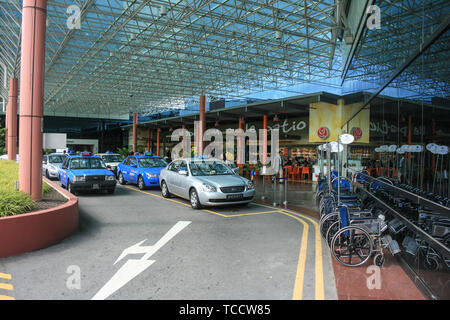 Der alte Haupteingang an der National University Hospital, Singapur Stockfoto