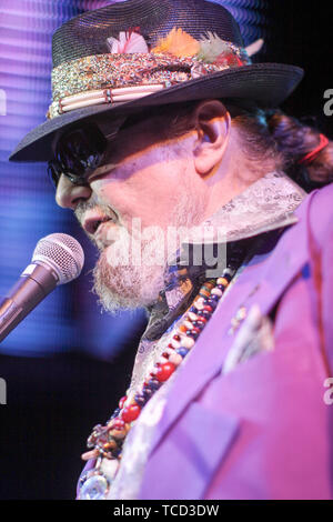 London, Großbritannien. Donnerstag, 19 Juli, 2012. Dr. John (real Name, Malcolm John Rebennack), der weg gestern Juni 6, 2019, live auf der Bühne ein Stockfoto