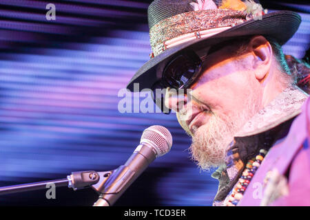London, Großbritannien. Donnerstag, 19 Juli, 2012. Dr. John (real Name, Malcolm John Rebennack), der weg gestern Juni 6, 2019, live auf der Bühne ein Stockfoto