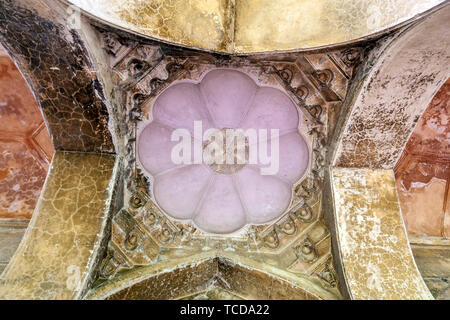 Detail des Grabes von Mohammed Schah Mubarak Khan - Ka-Gumbaz, Lodi Gardens, New Delhi, Indien. Stockfoto