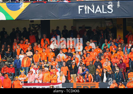 Vom 6. Juni 2019 Guimarães, Portugal Fußball-Nationen Liga - Niederlande gegen England Halbfinale UEFA Nationen Liga 2019 Unterstützer Stockfoto