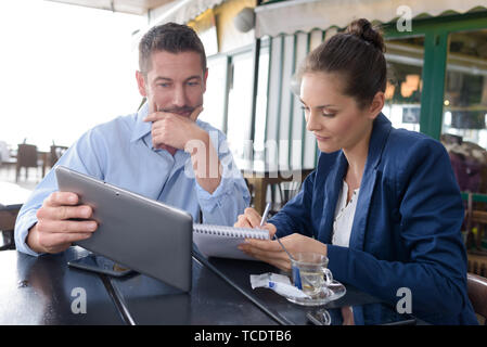 Neue Unternehmer auf Tablet Stockfoto