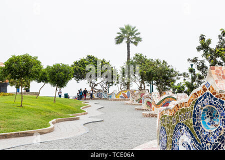 Typisch nebligen Tag, in Parque del Amor, Liebhaber Park, Miraflores, Lima, der den Spitznamen El Gris, die Grauen, Peru, Stockfoto