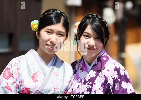 Japanische Frau gekleidet im Kimono Stockfoto