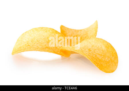 Leckere Chips isoliert auf weißem Stockfoto