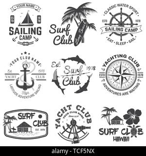 Satz von Segeln, Yacht Club und Surf Club Abzeichen. Vektor. Konzept für T-Shirt, Druck, Stempel oder T-Stück. Vintage Typografie Design mit Surfbrett und Segelboot Silhouette. Extreme Wasser Sport. Stock Vektor