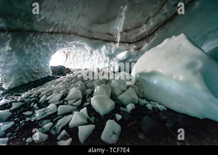 Eingang einer Höhle Eis eines Gletschers, vier großen Eishöhlen, Okanogan-Wenatchee National Forest, Washington, USA, Nordamerika Stockfoto