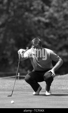 Suntory World Matchplay-Meisterschaft 1990 in Wentworth Club. Nick Faldo in Aktion Foto von Tony Henshaw Stockfoto