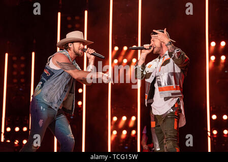 NASHVILLE, TENNESSEE - Juni 06: Brian Kelley und Tyler Hubbard von Florida Georgia Line auf der Bühne bei Tag 1 von 2019 CMA Music Festival durchführen am Juni 06, 2019 in Nashville, Tennessee. Foto: Andrew Wendowski für imageSPACE/MediaPunch Stockfoto