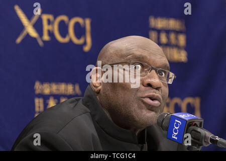 Tokio, Japan. 7. Juni 2019. American pro Fighter und Schauspieler Bob Sapp spricht während einer Pressekonferenz an der ausländischen Korrespondenten "Club für Japan in der Innenstadt von Tokio. Sapp, der auch ein ehemaliger amerikanischer NFL player, WWE Wrestler Professional und Weltmeister Kick Boxer besucht der Verein seine Meinungen über die japanische TV-Industrie als Ausländer Berühmtheit in Japan zu teilen. Als Schauspieler war er in mehreren Filmen, darunter "Conan der Barbar" und mit Adam Sandler in "Kredit die längste Yard': Rodrigo Reyes Marin/ZUMA Draht/Alamy leben Nachrichten Stockfoto