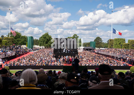 Präsident Donald J. Trumpf liefert Erläuterungen Am 75. Gedenken an den D-day Donnerstag, 6. Juni 2019, in der Normandie amerikanischen Friedhofs in der Normandie, Frankreich Personen: Präsident Donald Trump Credit: Stürme Media Group/Alamy leben Nachrichten Stockfoto