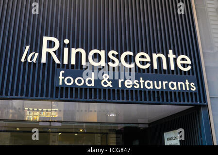 Mailand, Italien. 8. Juni 2019. Modehaus, Rinascente Logo in Mailand. Credit: Diego Puletto/SOPA Images/ZUMA Draht/Alamy leben Nachrichten Stockfoto