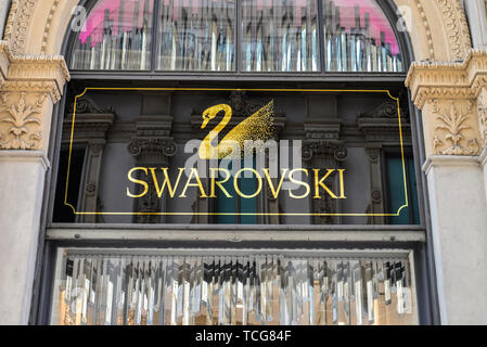 Mailand, Italien. 8. Juni 2019. Österreichische Schmuck Hersteller, Swarovski Logo, in Mailand. Credit: Diego Puletto/SOPA Images/ZUMA Draht/Alamy leben Nachrichten Stockfoto