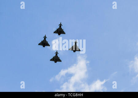 London, Großbritannien. 08 Juni, 2019. Rote Pfeile, 93. Geburtstag flypast 2019 Queen's, der am 8. Juni 2019, Trafalgar Square, London, UK Bild Capital/Alamy leben Nachrichten Stockfoto