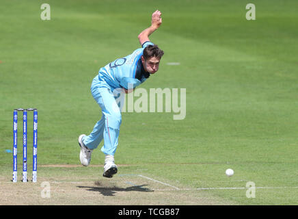 CARDIFF, Wales. 08. JUNI 2019: Chris Woakes von England bowling während des England v Bangladesch, ICC Cricket World Cup Match, in Cardiff Wales Stadium, Cardiff, Wales. Credit: Cal Sport Media/Alamy leben Nachrichten Stockfoto