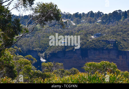 Katoomba Scenic Skyway ausgesetzt 270 m oberhalb der alten Jamison Valley. Es fährt über die Schlucht über Katoomba Falls in den blauen Bergen von NSW, Stockfoto