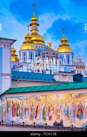 Wandgemälde an der Wand der St. Michael's Golden-Domed Kloster, Kiew, Ukraine Stockfoto