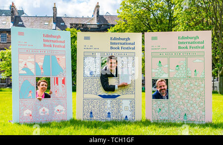 Nick Gerste, Direktor, Janet Smyth & Roland Gulliver starten Sie die 2019 Edinburgh International Book Festival Programm, Charlotte Square Gardens, Scot Stockfoto