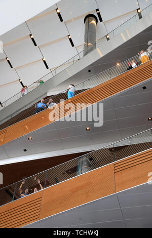 Innenansicht von Hudson Yards Einkaufszentrum. Midtown Manhattan, New York City, USA. Stockfoto