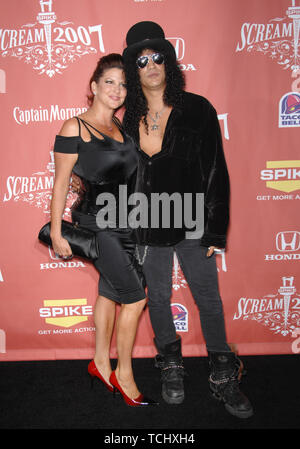 LOS ANGELES, Ca. Oktober 20, 2007: Slash & Frau Perla Ferrer an Spike'S TV-Creme 2007" ausgezeichnet. © 2007 Paul Smith/Featureflash Stockfoto