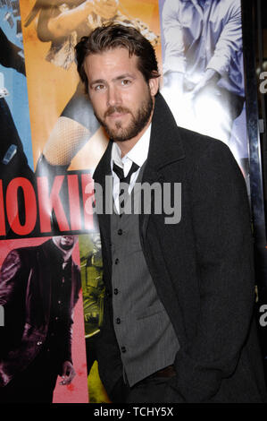 LOS ANGELES, Ca. Januar 18, 2007: Ryan Reynolds bei der Weltpremiere seines neuen Films "Mokin Aces' am Grauman's Chinese Theater, Hollywood. © 2007 Paul Smith/Featureflash Stockfoto